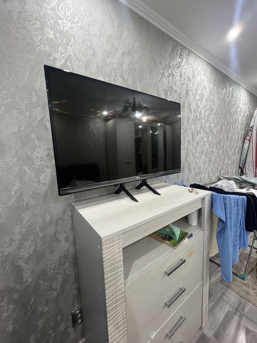 Продам телевизор