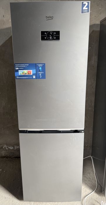Продам Холодильник Beko ( Турция ) 368л/ 186см как новый !
