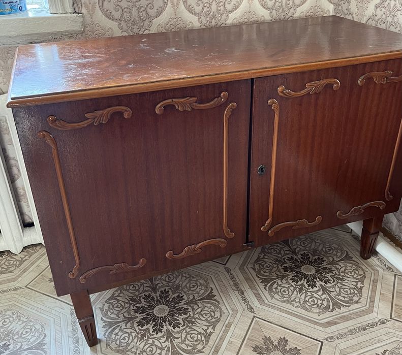 Продам тумбочку срочно