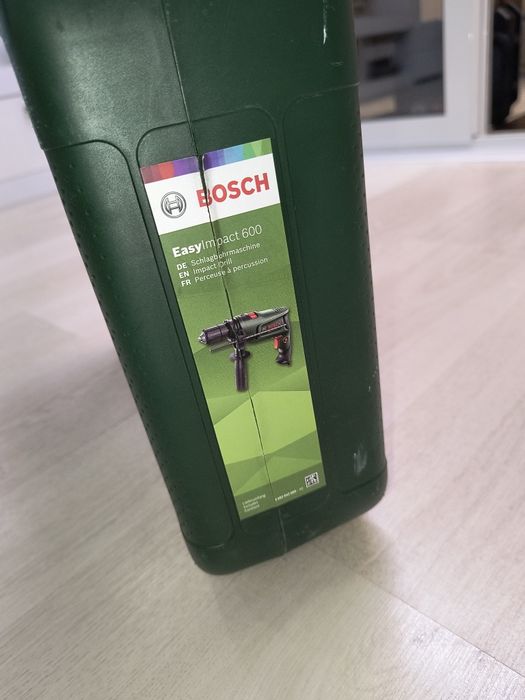 Mașina de găurit cu percuție Bosch(bormașină)