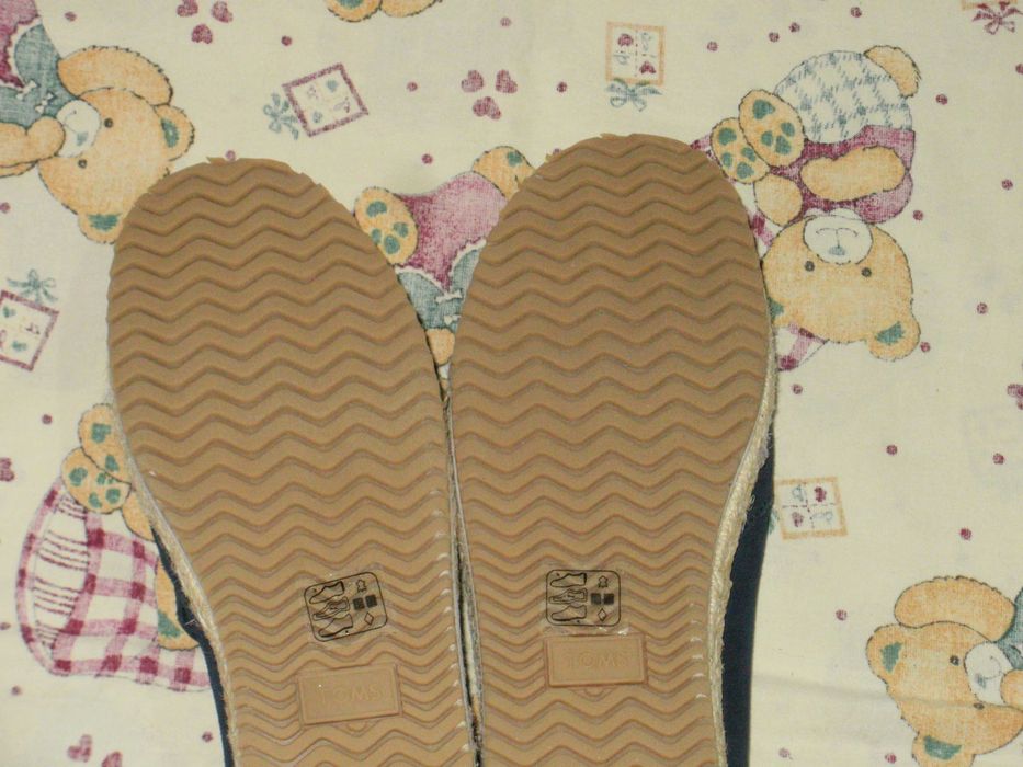 TOMS оригинални нови дамски 38