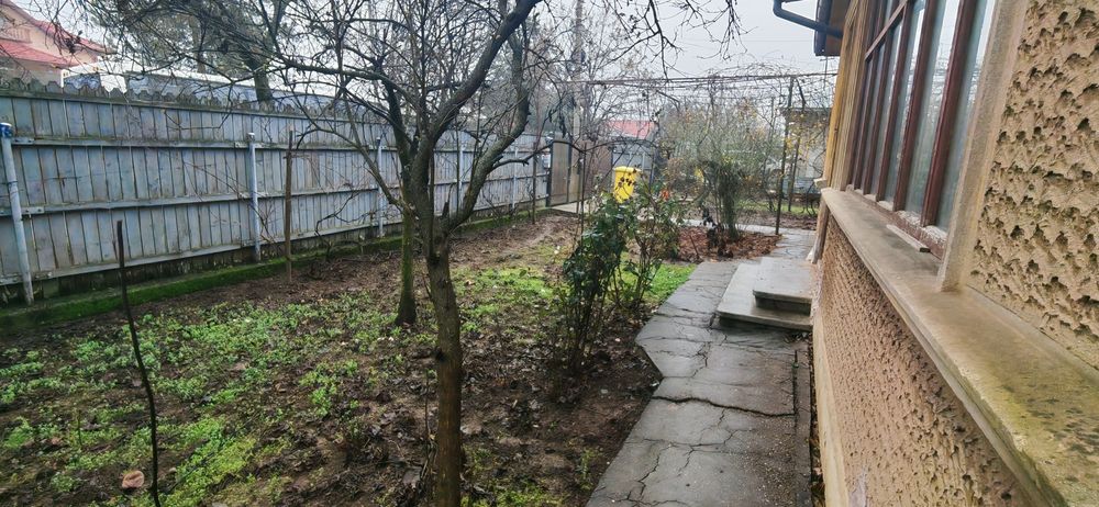 De vanzare casa in voluntari, caramida, patru camere,super central.