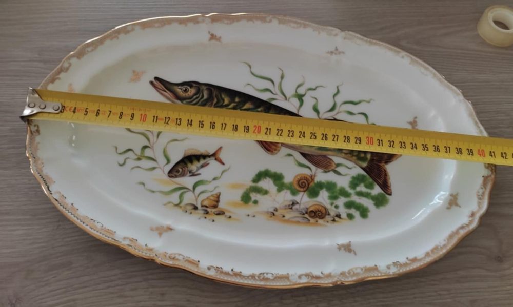 Комплект порцеланови чинии с риби за НИКУЛДЕН* Лимож* Франция*
