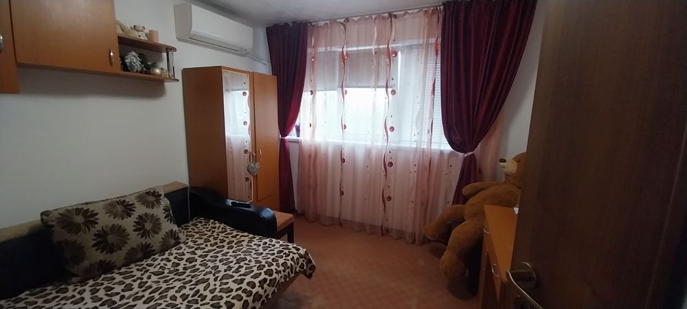 Vand apartament 3 camere