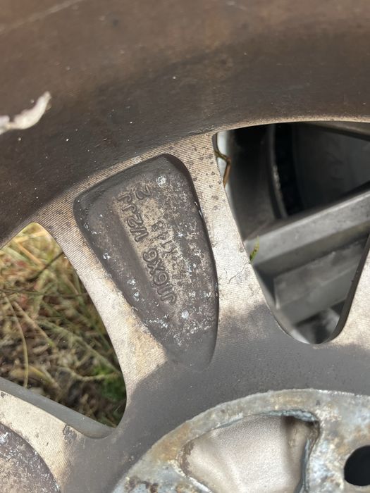 Зимни гуми с джанти Bridgestone 215 70 16