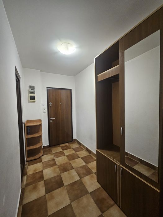 Apartament 3 camere de închiriat
