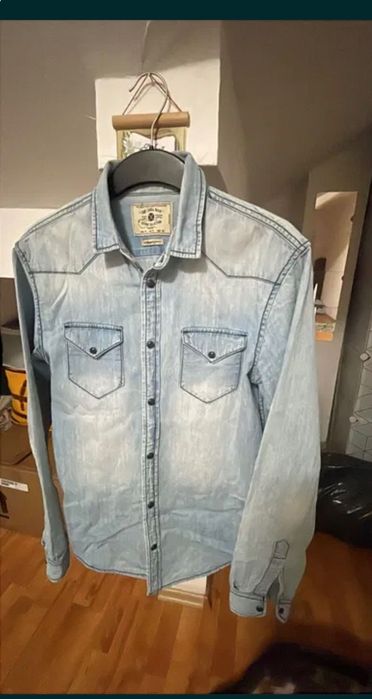 Camasa blug Zara man S-M ,  18 lei