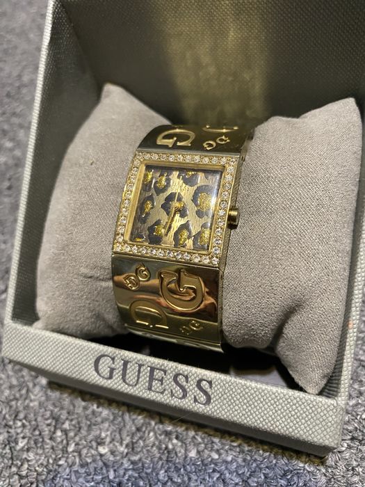 GUESS ceas de mana auriu cu pietre