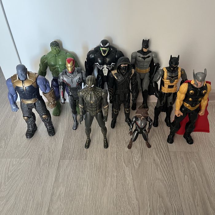 Набор больших фигурок Marvel и DC