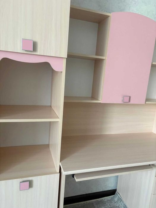 Стол с пеналом для девочек