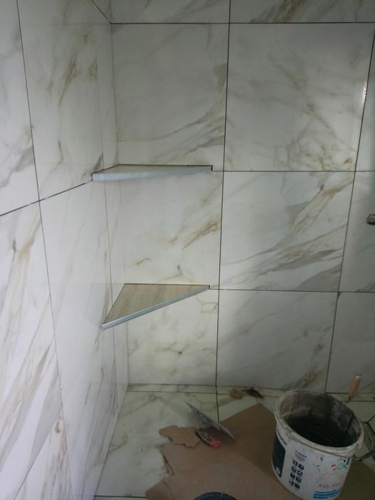 Lucrări, case la roșu, case la cheie, pavaje, reparatii totul în domeniul construcțiilor.