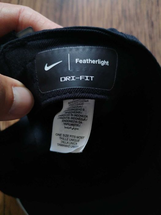 Nike Featherlight Cap - страхотна спортна шапка НОВА БЕЗ ЕТИКЕТИ 100% оригинал