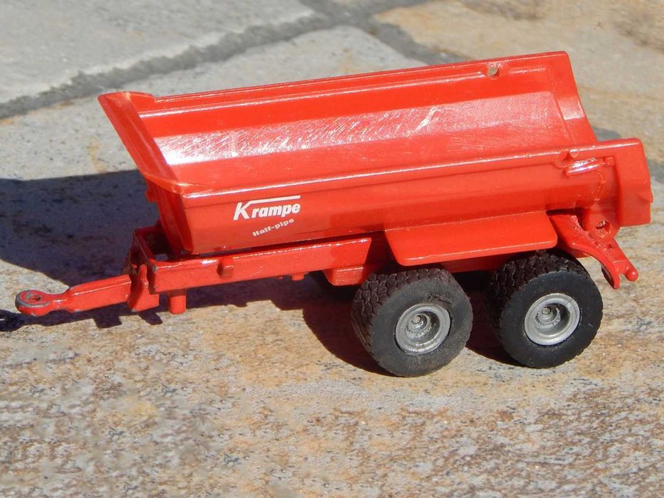 Macheta semiremorca tip basculanta Siku sc 1:64 9.5 x 3.5 x 4 cm