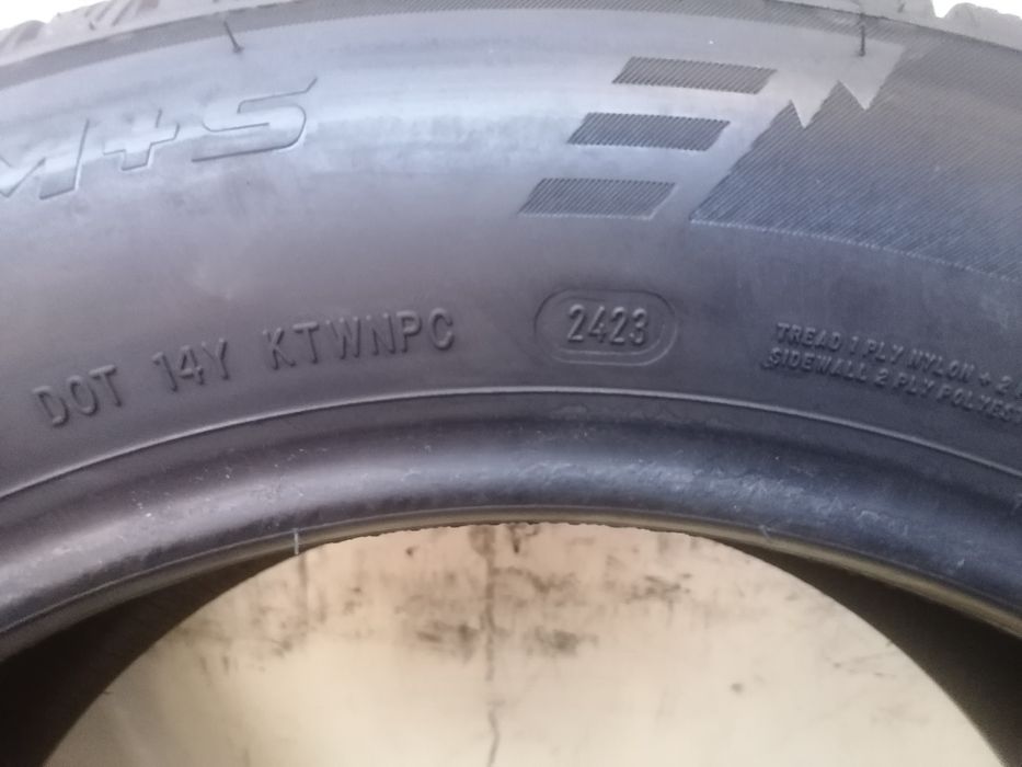 215/60/17 Iarna 2* Austone  96h dot 2423.    6,,00mm