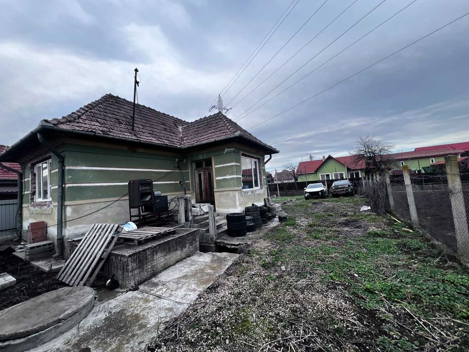 Casa si teren de vanzare