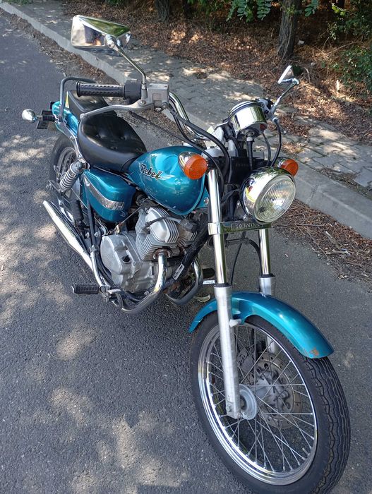 Motocicleta Honda Rebel 125