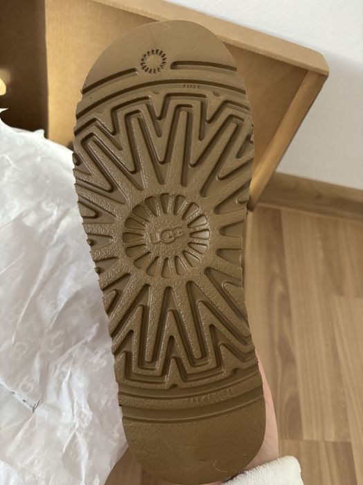 Ugg marimea 37 noi