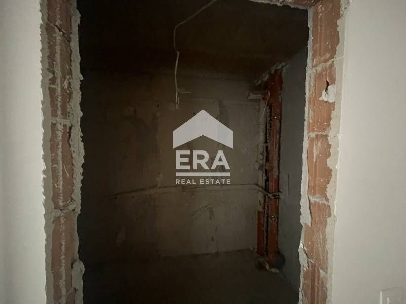 ERA Тера предлага за продажба двустаен апартамент в новостроящ се затв