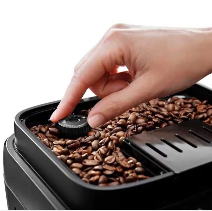 Кофемашина DeLonghi ECAM290.61.SB, практически новая.