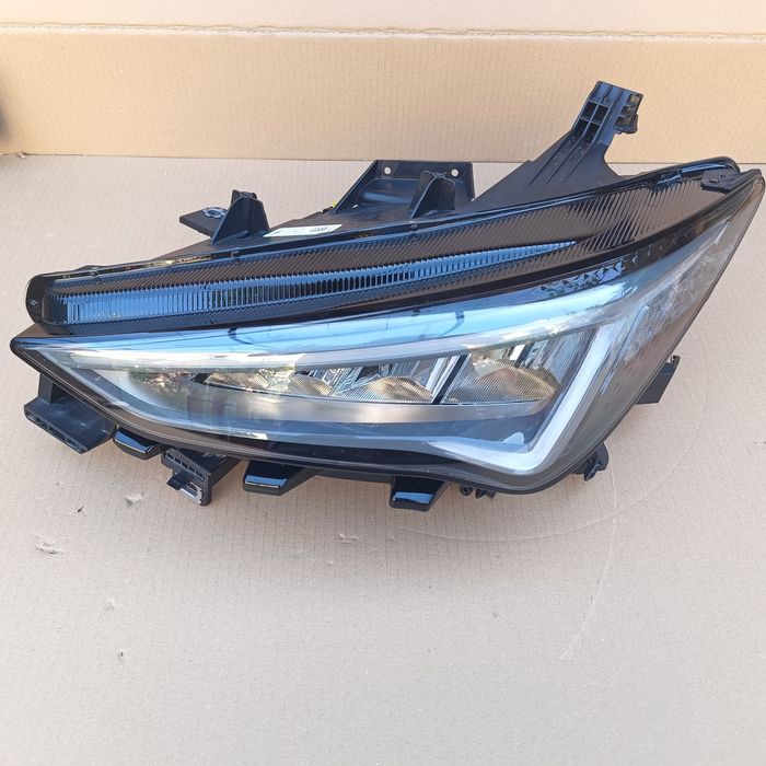 Ляв фар Cupra Born 10F941007K