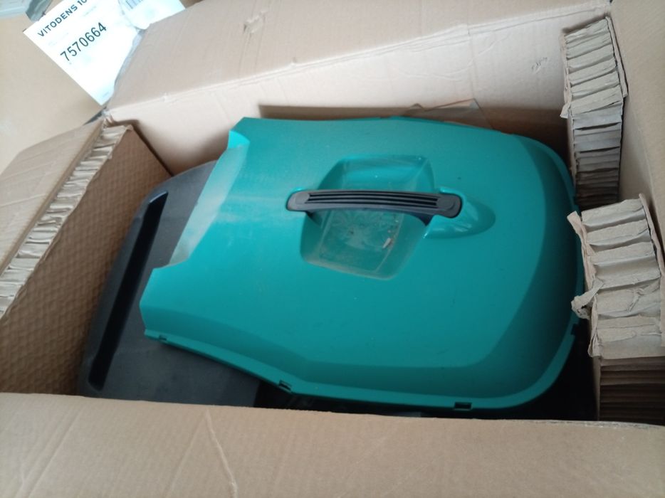 Газонокосилка новый продается сотилади  в коробке