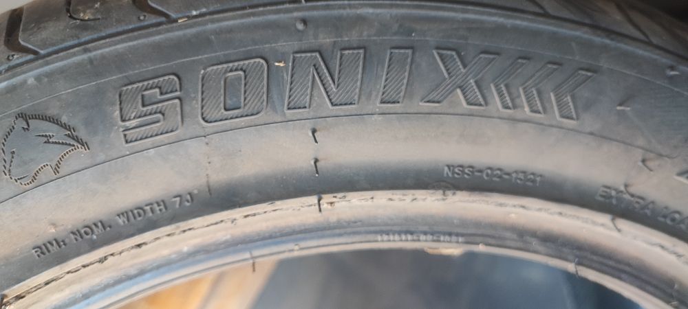 215/50/R17 продам шины