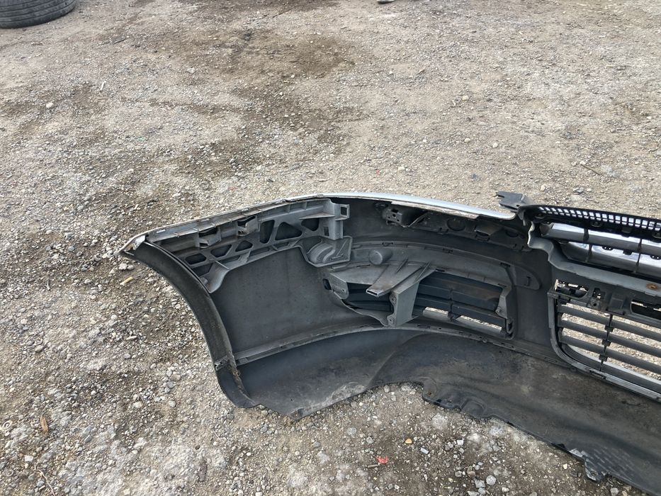 Оригинална предна броня за Голф 5 комби 2007- 2010