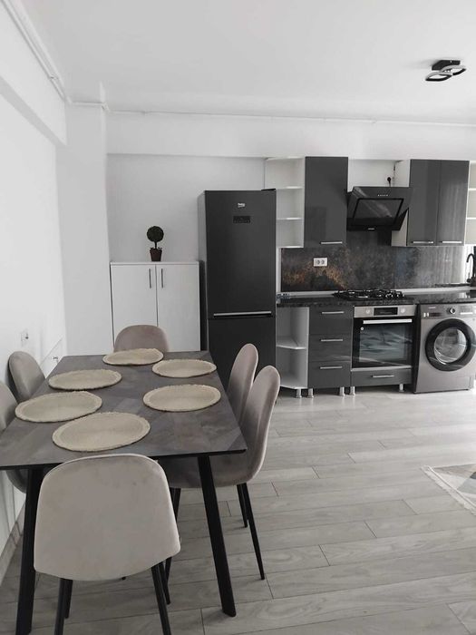 Închiriez apartament Complex Contemporan