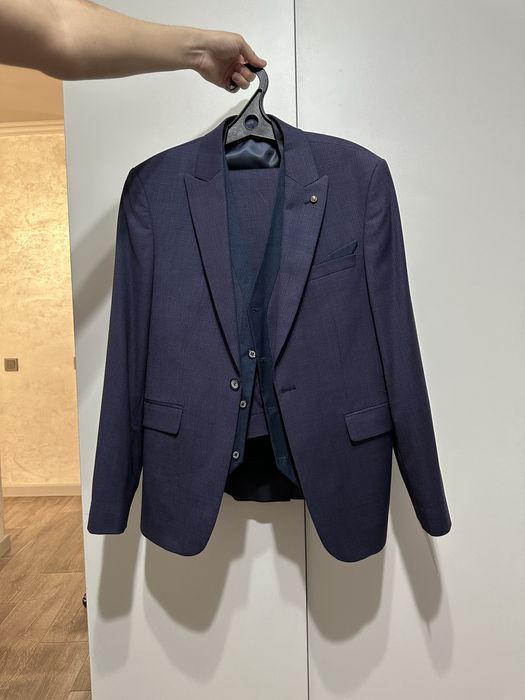 Продам костюм одевал только на свадьбу