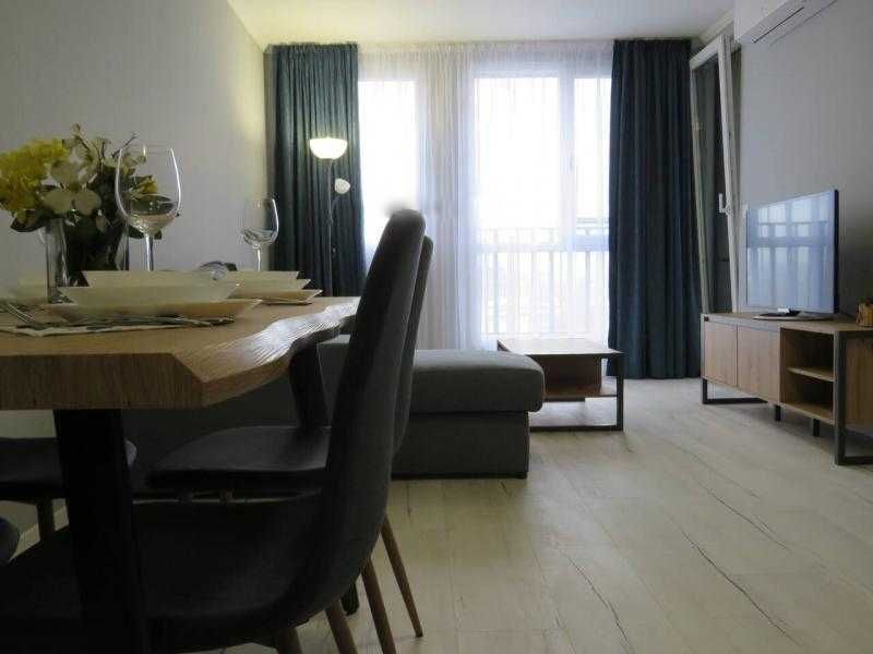 Дава се под наем Двустаен апартамент в Бургас, Изгрев - 65 кв.м за 714 € - Снимка #2