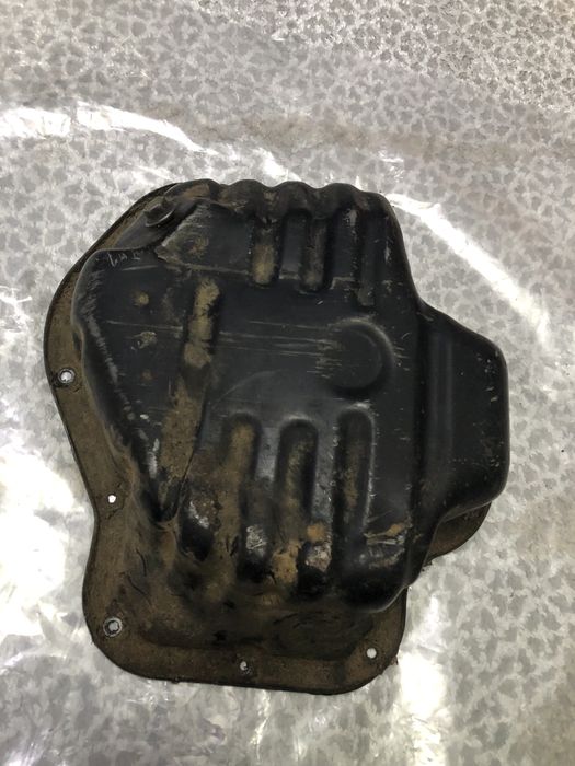 Масляный поддон картера двигателя