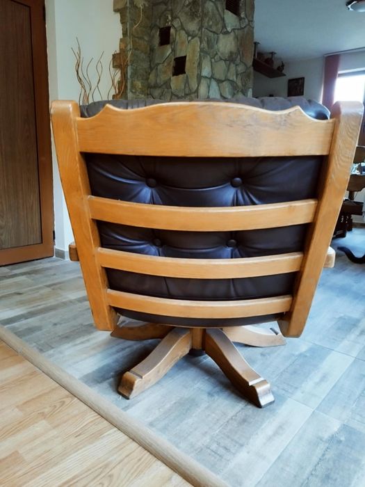 Въртящ стол с подлакътници