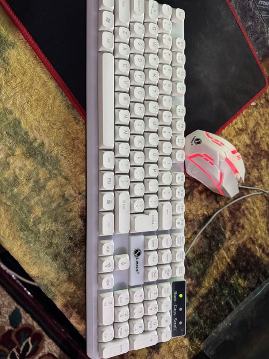 I5 2500k 16gb ddr3 rx 580 8gb