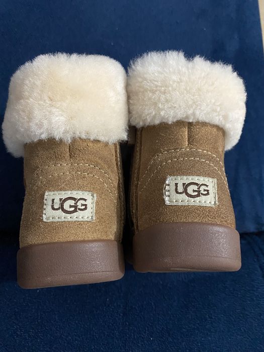 Cizme UGG bebelusi