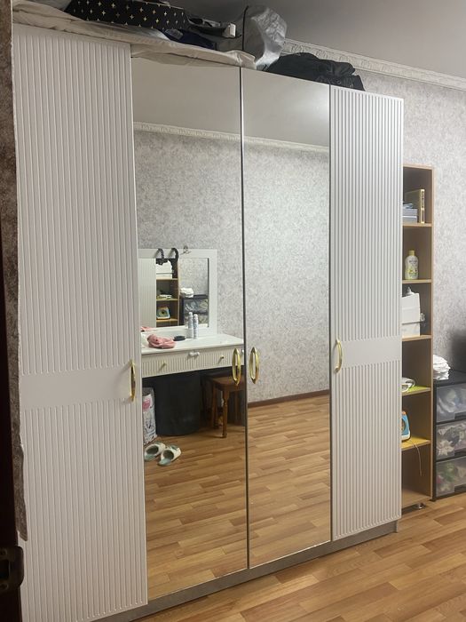 Продам спальный гарнитур