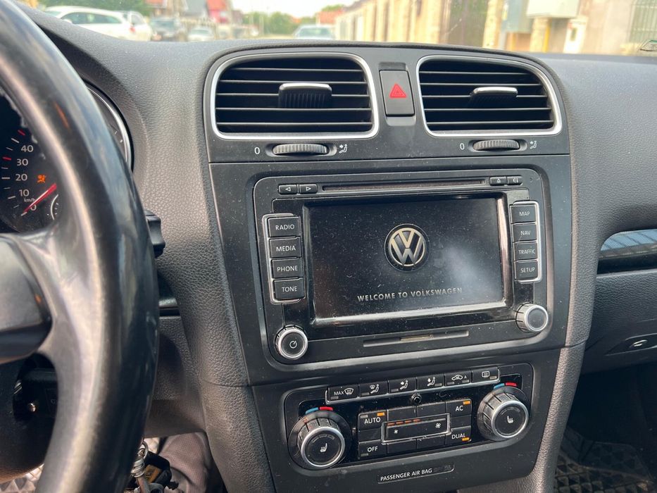 VW Golf 6 2.0 TDI FULL – Panoramică, Navi, Încălzire Scaune, Fără Rugină
