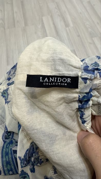 Платье с открытыми плечами Lanidor