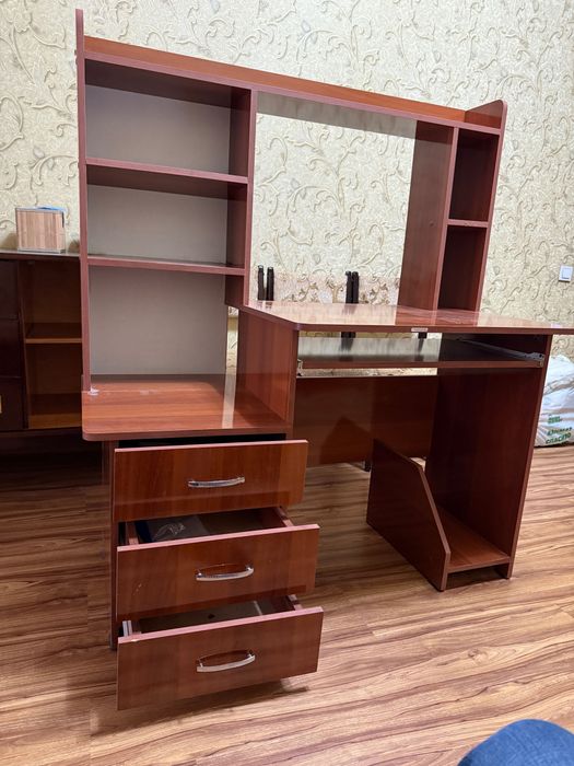 Рабочий стол Продается, Самовывоз