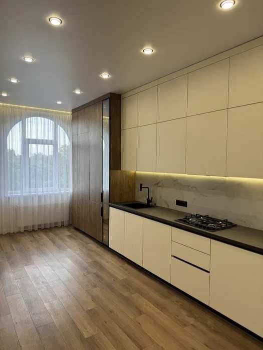 Дава се под наем Двустаен апартамент в Варна, Левски - 67 кв.м за 430 € - Снимка #3