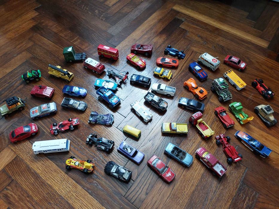 Machete masinute metal Dinky Toys 1940 Matchbox hot wheels Originale!