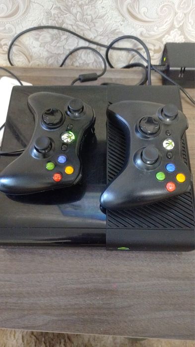 Продам xbox 360 250гб