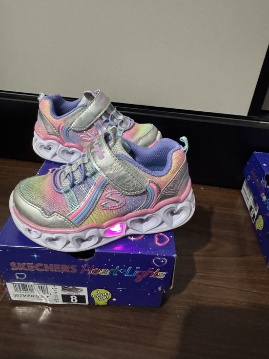 Adidasi sketchers marimea 24