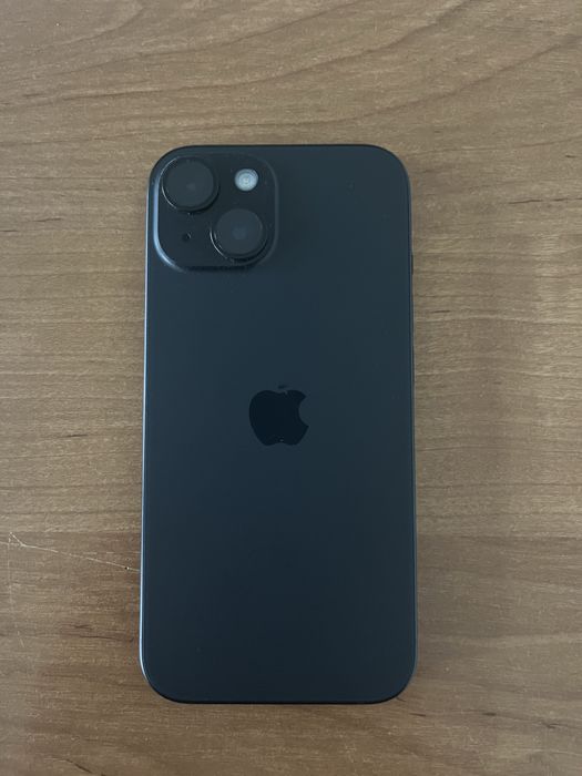 Apple 15 256 Черный