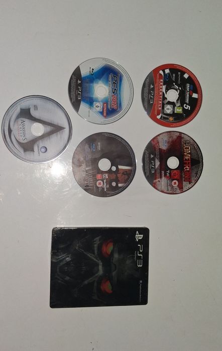 PS3 + 40 JOCURI GRATIS + 2 manete