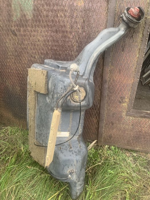 Продам бак на ауди 80