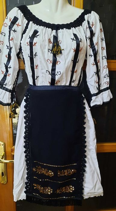 Costum popular, 3 piese, Ardeal, mărimea 38-40, lungime totala 102 cm
