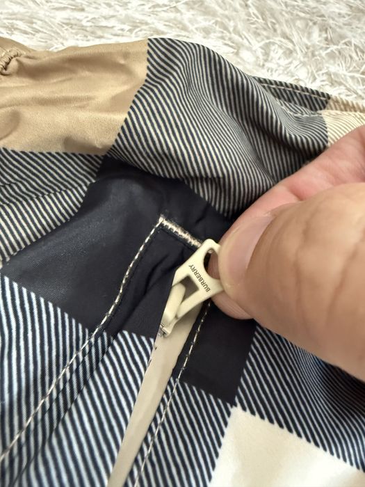 Sort de baie Burberry colectie noua vara 2025