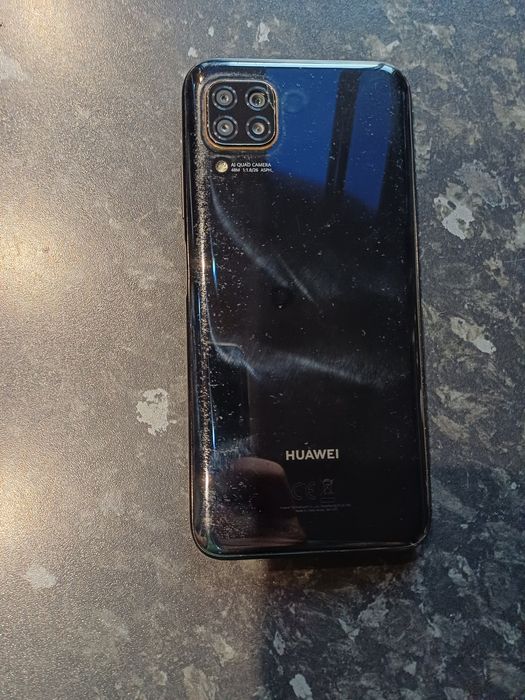 Продавам HUAWEI P40 lite