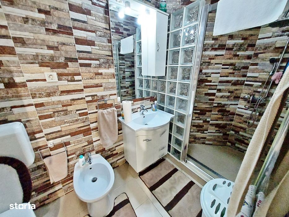 Apartament 3 camere, boxa, pod, parcare, Centru,  zona B-dul Eroilor