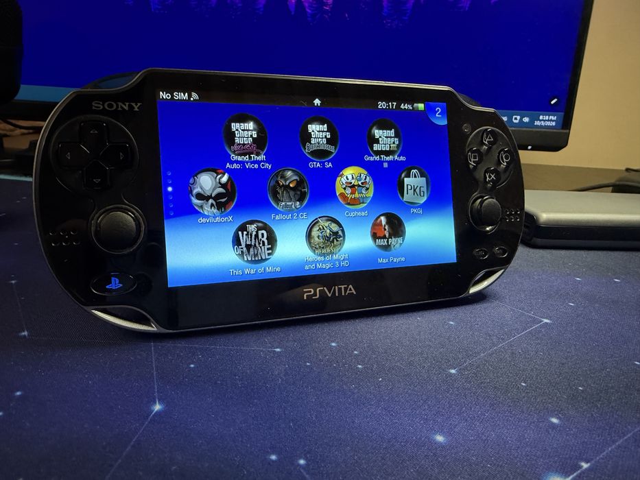 Sony PS Vita 1000 OLED – versiune japoneză, modat, 120GB